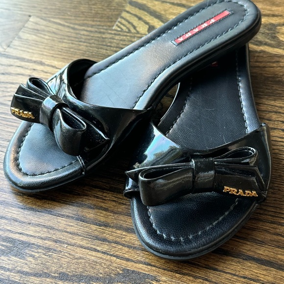 Prada black patent bow flat sandals 7.5 - Picture 2 of 11